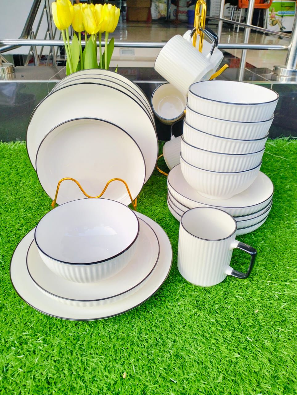 Concise 24-Piece Ceramic Dinner Set